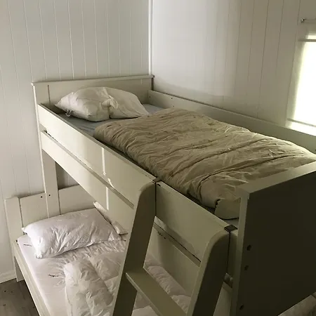 Guse Gard * 克维内斯达尔