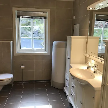 Guse Gard * 克维内斯达尔